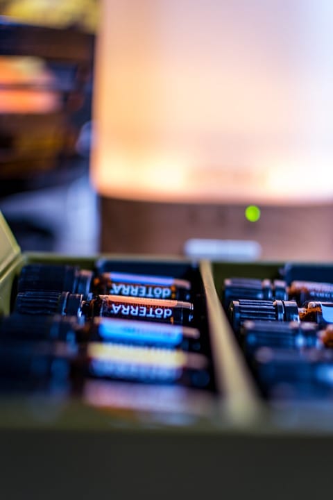 TCM，relax，WELLNESS,Acupressure，tuina,Massage,Stress ，